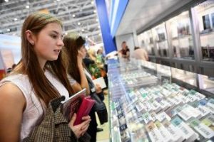 Премию «Книга года» вручили автору сборника российских поэтов